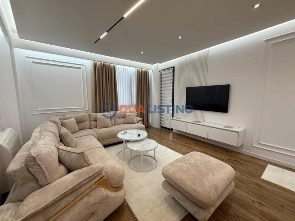 Tirane, jepet me qera apartament 2+1 Kati 3, 103 m² 1.000 € (Bulevardi ri)