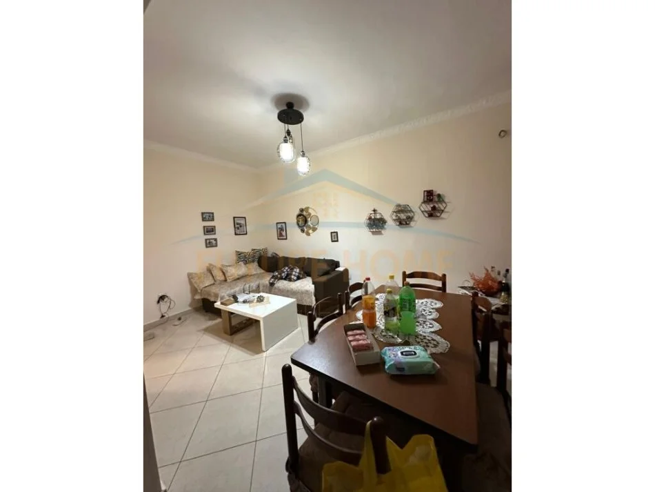 Durres, shitet apartament 2+1+Ballkon Kati 4, 71 m² 85.000 € (Afer te zjarrfiksja ne Durres.)