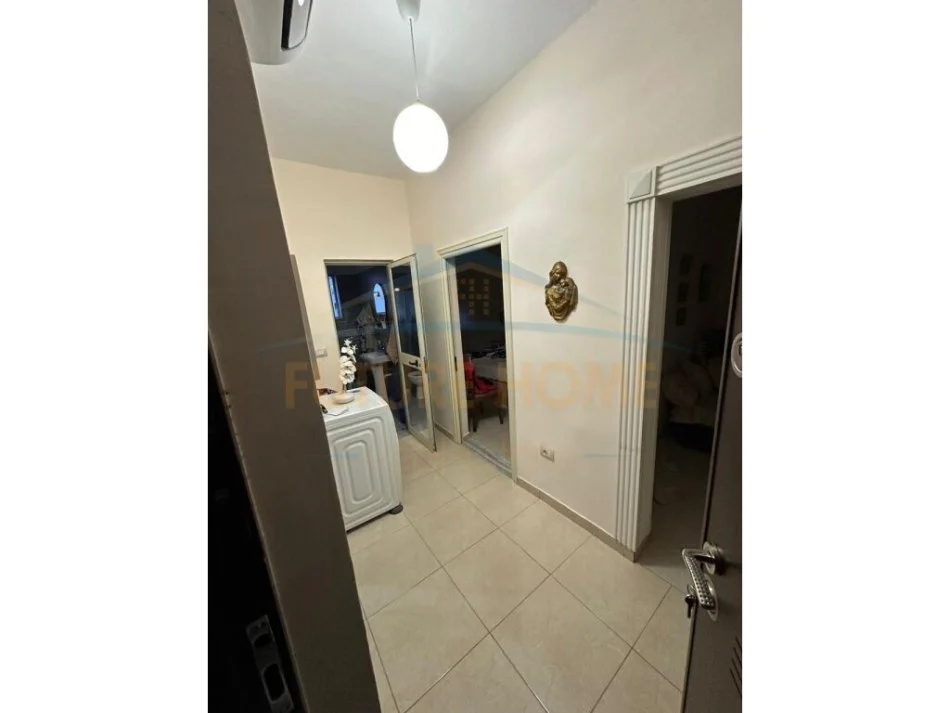 Durres, shitet apartament 2+1+Ballkon Kati 4, 71 m² 85.000 € (Afer te zjarrfiksja ne Durres.)