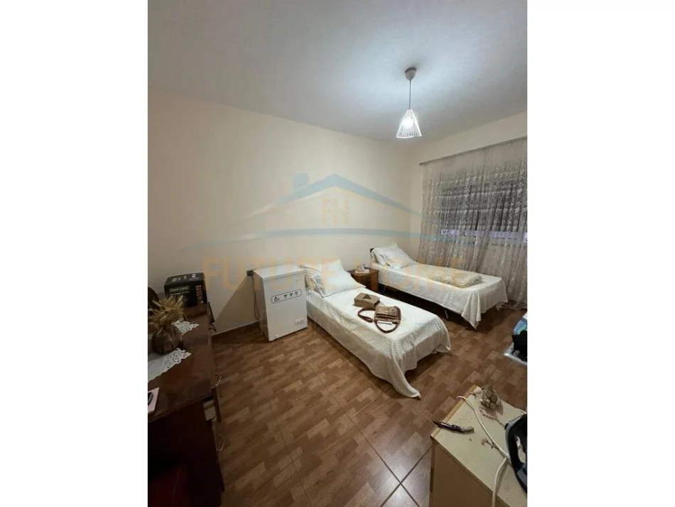 Durres, shitet apartament 2+1+Ballkon Kati 4, 71 m² 85.000 € (Afer te zjarrfiksja ne Durres.)