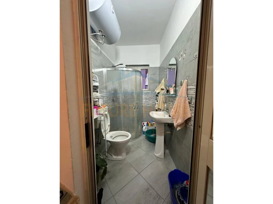 Durres, shitet apartament 2+1+Ballkon Kati 4, 71 m² 85.000 € (Afer te zjarrfiksja ne Durres.)
