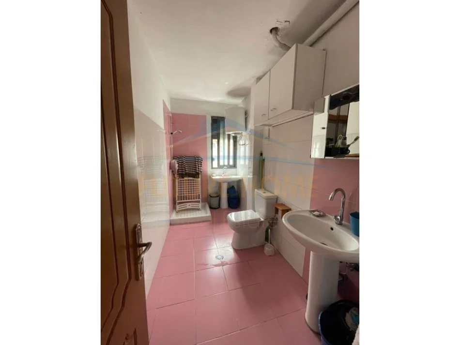 Tirane, jepet me qera apartament 2+1 Kati 2, 73 m² 450 € (21-Dhjetori)