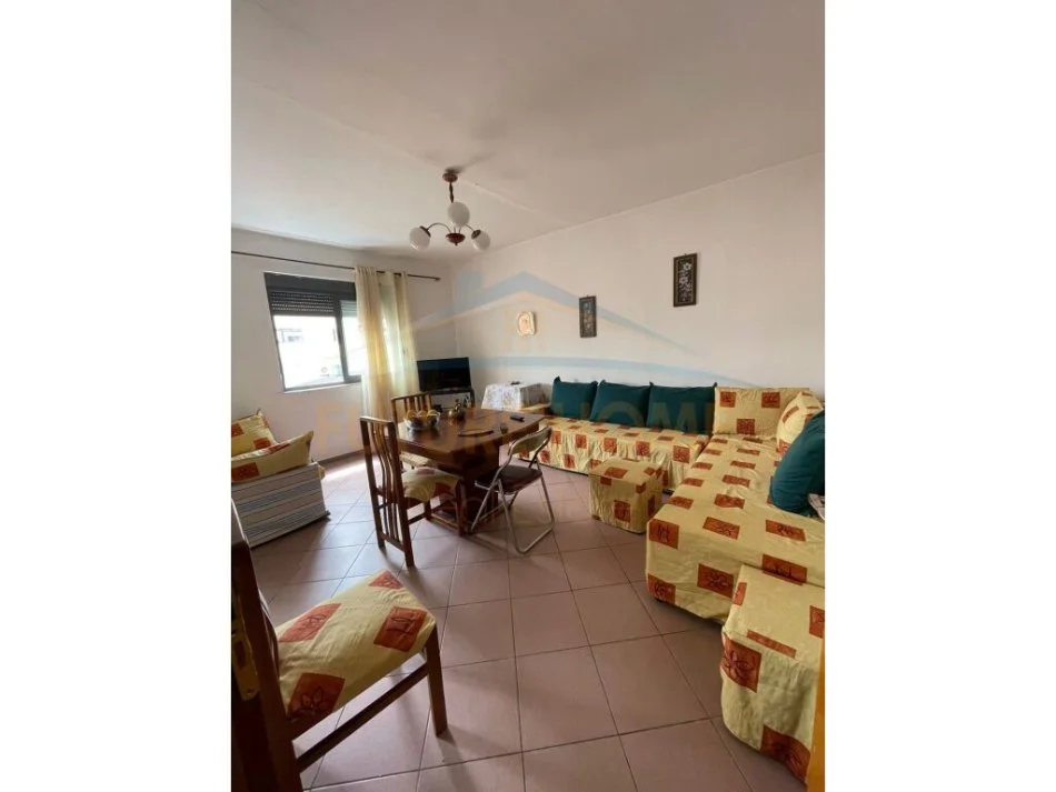 Tirane, jepet me qera apartament 2+1 Kati 2, 73 m² 450 € (21-Dhjetori)