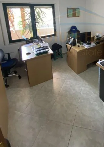 Tirane, jepet me qera ambjent biznesi Kati 2, 130 m² 1.200 € (donbosko)