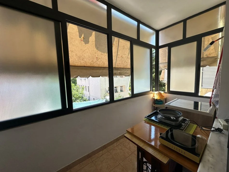 Tirane, shitet apartament 1+1+Ballkon Kati 3, 65 m² 93.000 € (Rruga e Dibres, Spital Amerikan 2)