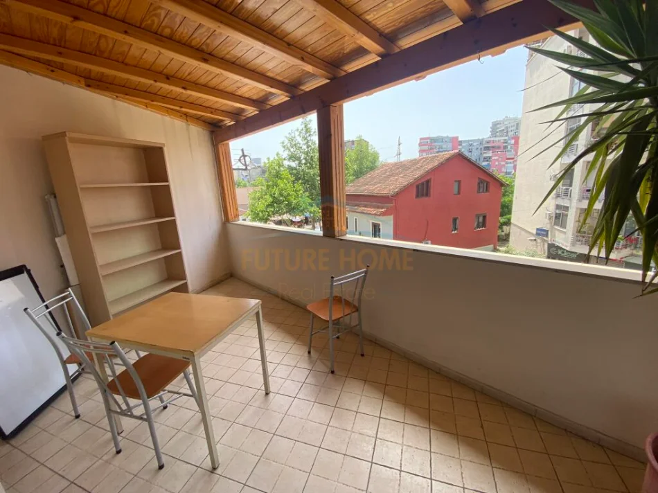 Tirane, jepet me qera ambjent biznesi Kati 2, 130 m² 1.200 € (Don Bosko)