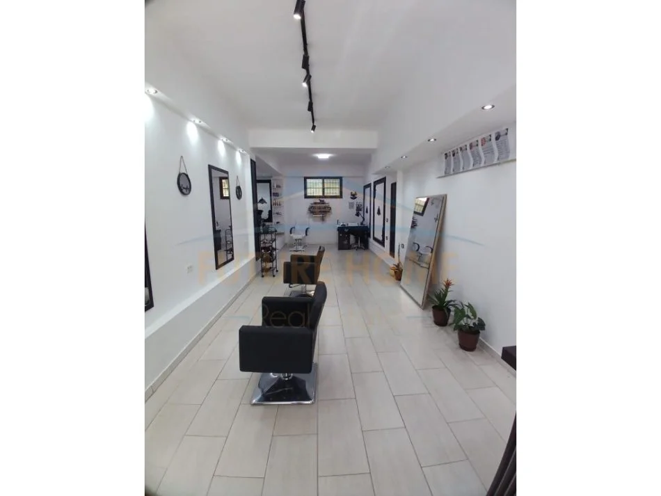 Durres, shitet dyqan Kati 0, 90 m² 130,000 € (Ish Rajoni)