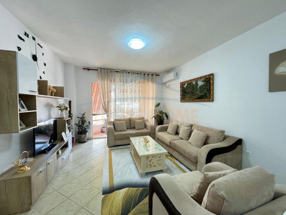 Tirane, shitet apartament 1+1 , 88,000 € (Unaza e Re