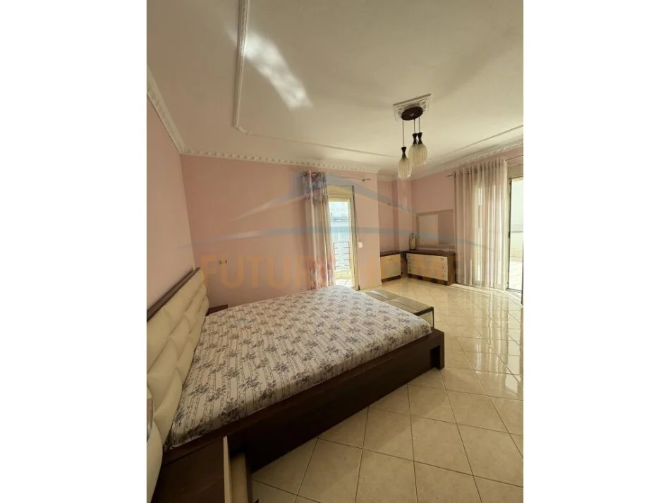 Tirane, jepet me qera apartament 2+1 Kati 8, 100 m² 450 € (Yzberisht)