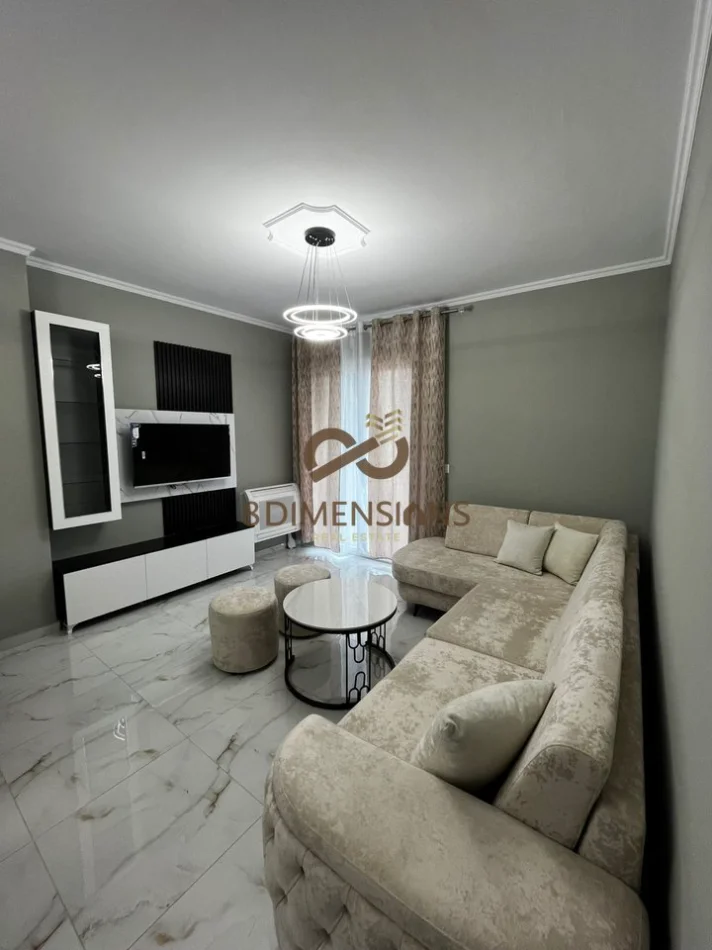 Tirane, jepet me qera 1+1 Kati 6, 68 m² 450 € (astir)