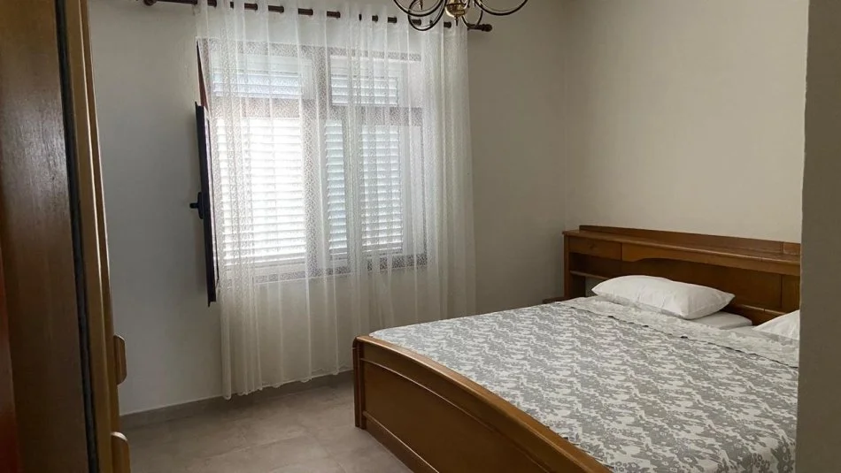 Tirane, jepet me qera apartament 2+1 Kati 2, 120 m² 500 € (Oxhaku)