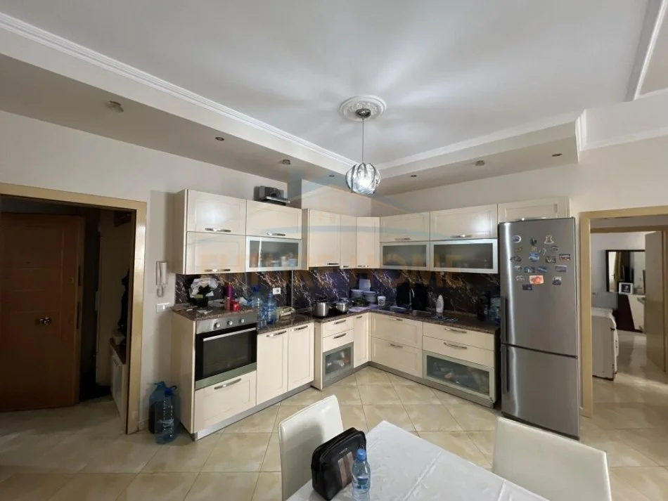 Tirane, shitet apartament 2+1+Aneks+Ballkon Kati 5, 100 m² 137.000 € (teodor keko)
