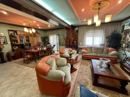 Tirane, shitet apartament 2+1 Kati 8, 132 m² 335000€ (RRUGA E KAVAJES)