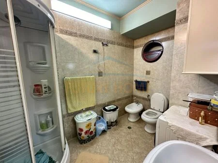 Tirane, shitet apartament 2+1 Kati 8, 132 m² 335000€ (RRUGA E KAVAJES)