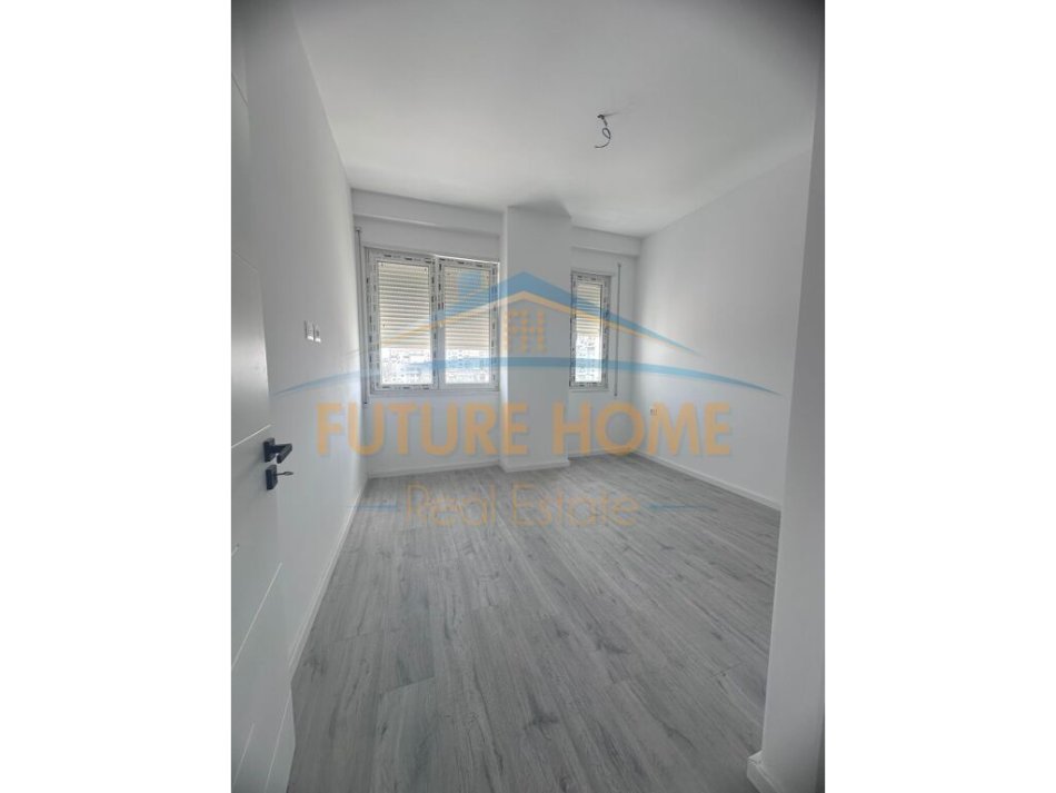 Tirane, jepet me qera apartament 1+1+Ballkon Kati 4, 65 m² 350 € (Selite)