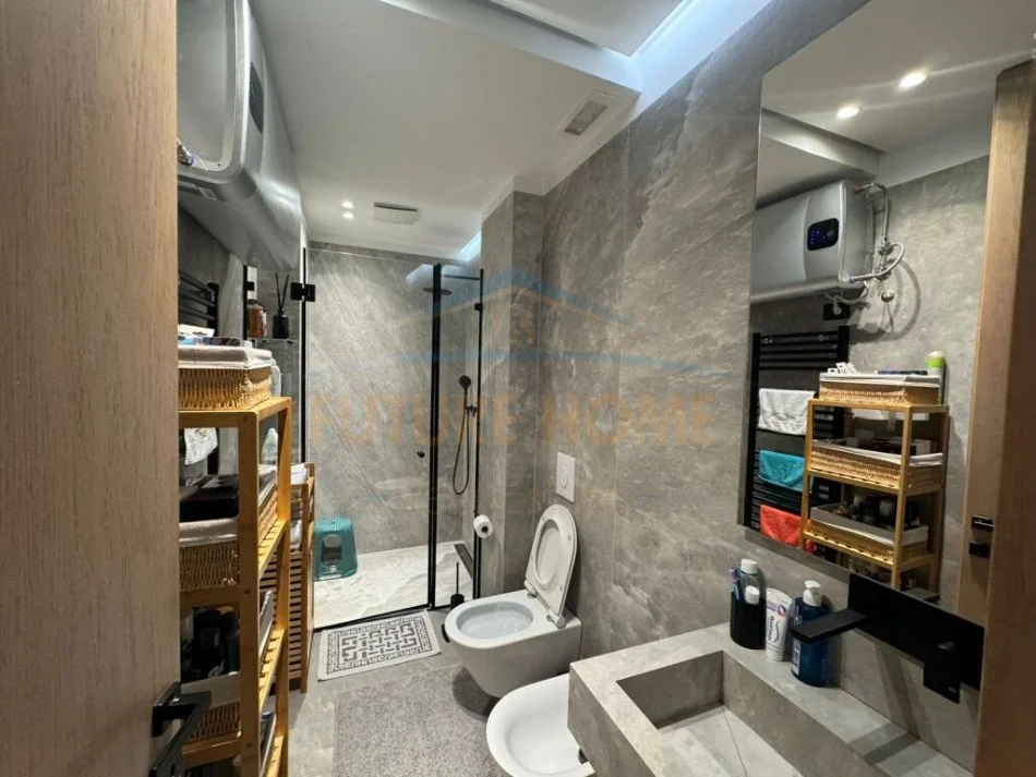 Tirane, shitet apartament 2+1+Aneks+Ballkon Kati 1, 97 m² 265,000 € (Komuna e Parisit)