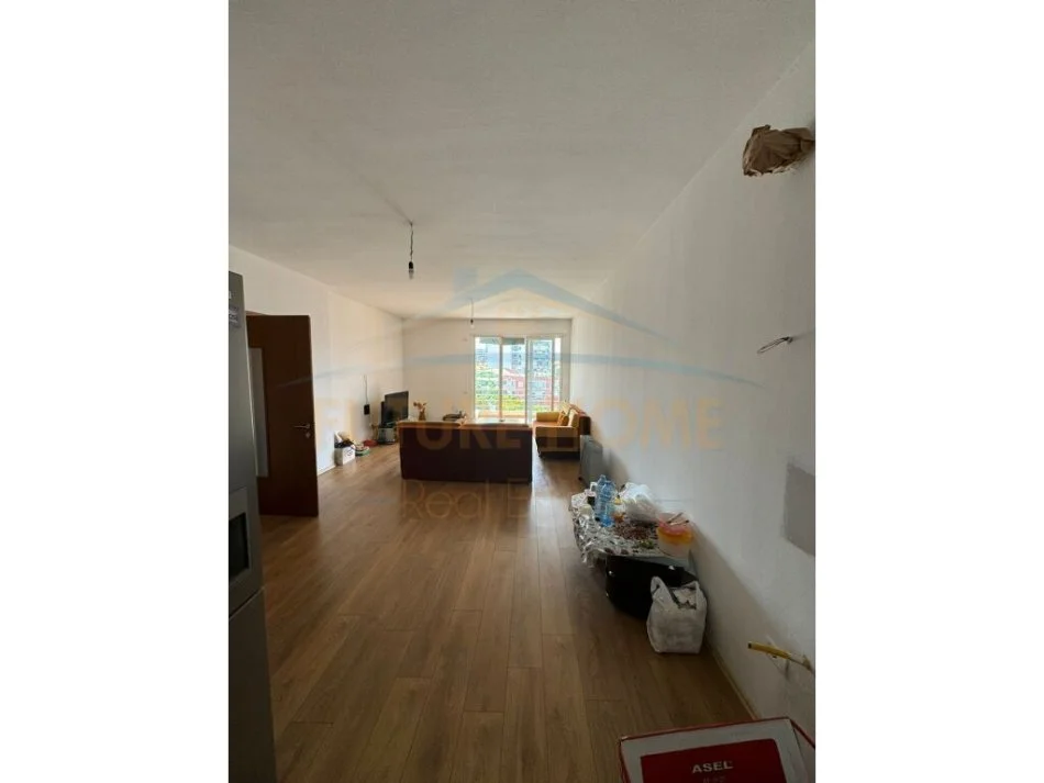 Tirane, shitet apartament 3+1 Kati 5, 160 m² 270,000 € (Tregu Elektrik)