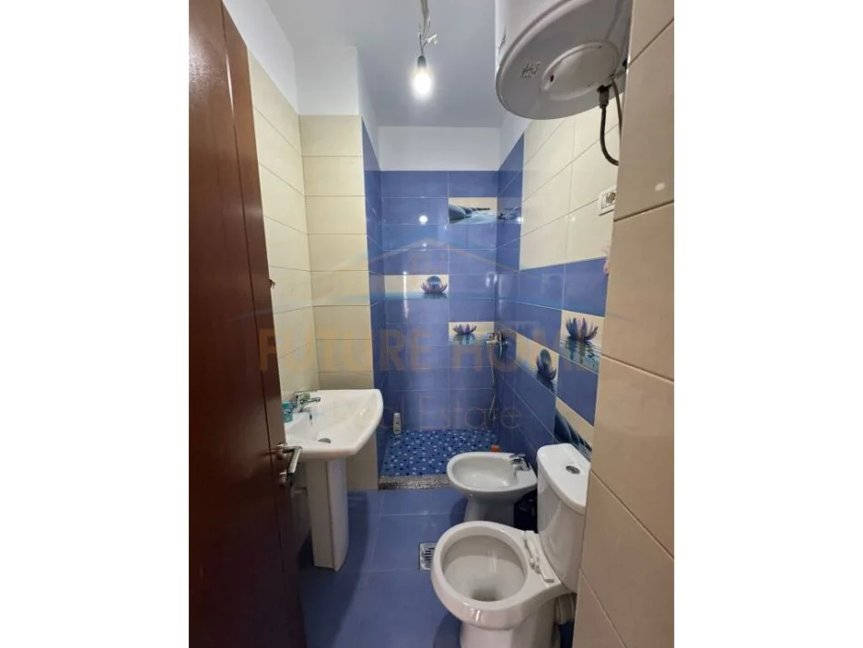 Tirane, shitet apartament 3+1 Kati 5, 160 m² 270,000 € (Tregu Elektrik)