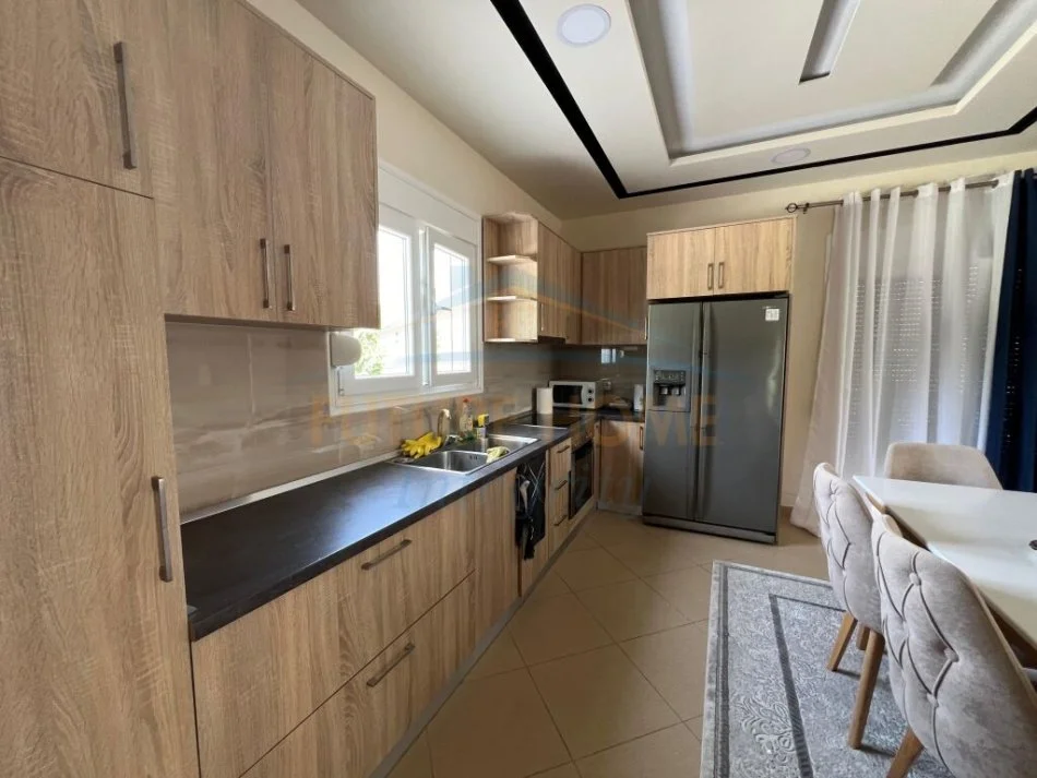 Tirane, jepet me qera Vile 3 Katshe , 180 m² 1.400 € (Mullet)