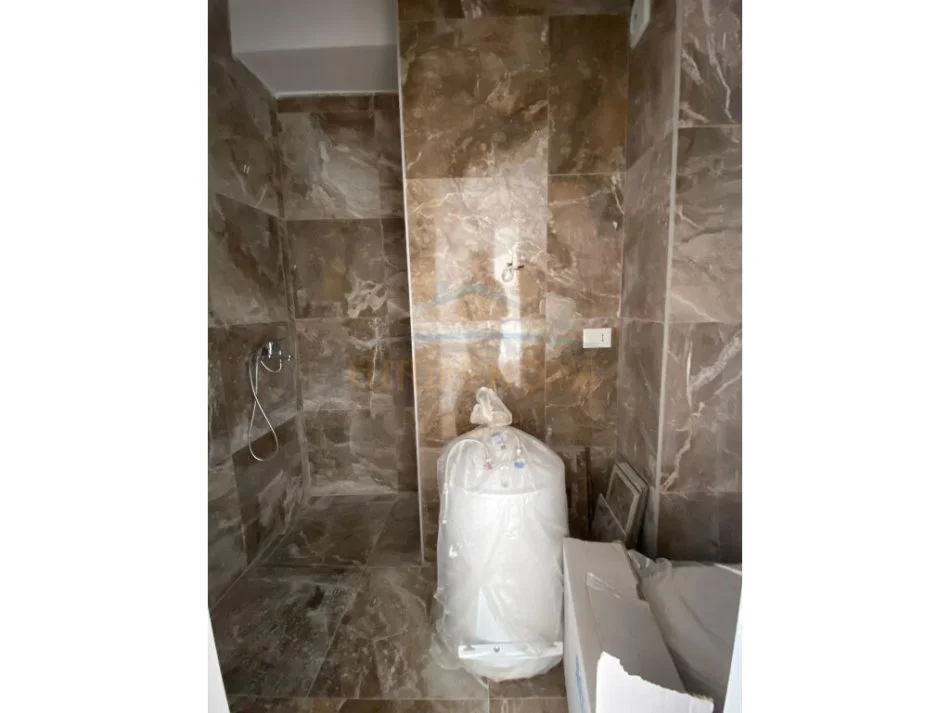 Tirane, shitet apartament 2+1 Kati 6, 84 m² 143,000 € (FARMACIA 10)