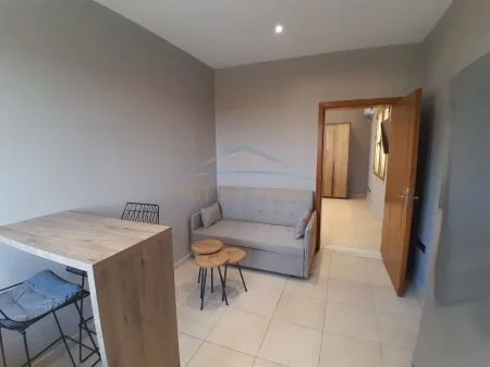 Tirane, jepet me qera apartament 1+1 Kati 2, 45 m² 450 € (Qyteti Studenti)