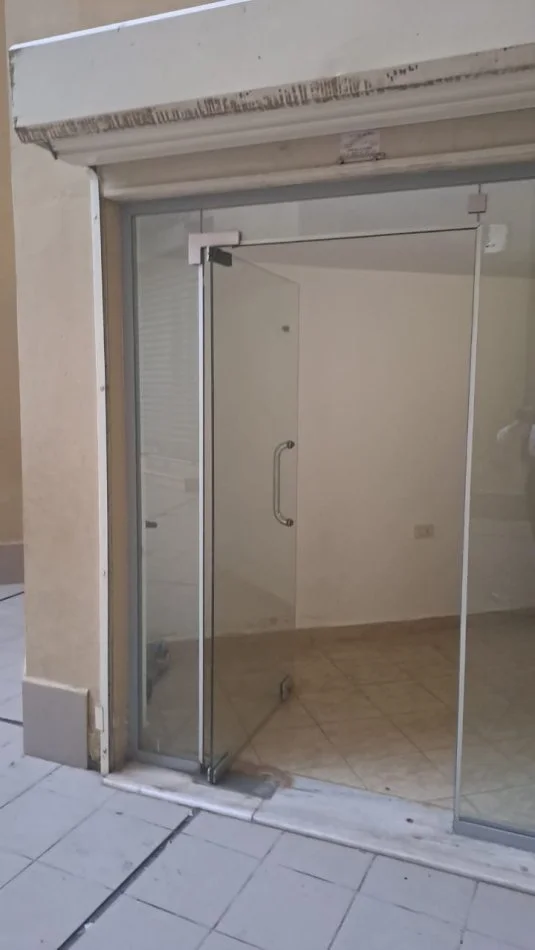 Tirane, jepet me qera apartament 1+1+Ballkon Kati 1, 76 m² 76.250 € (fresk)