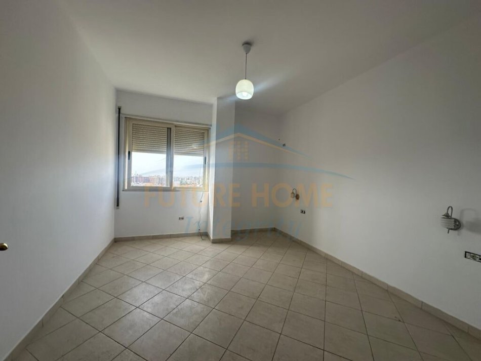 Tirane, shitet apartament 2+1 Kati 11, 101 m² 170,000 € (Rruga e Kavajes)