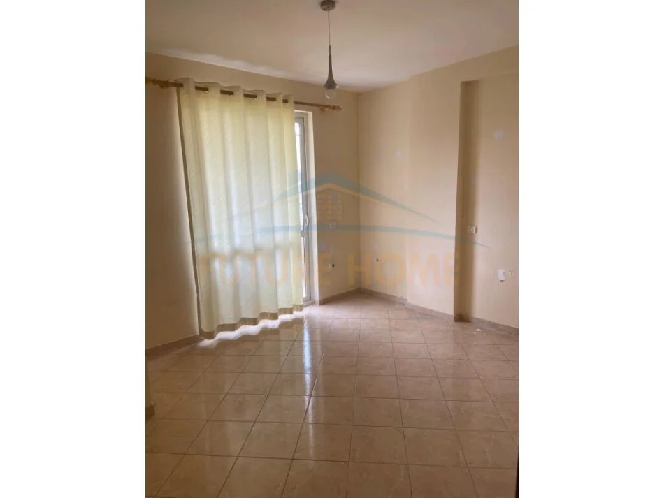 Tirane, jepet me qera apartament 2+1 Kati 8, 100 m² 600 € (rruga e barrikadave)