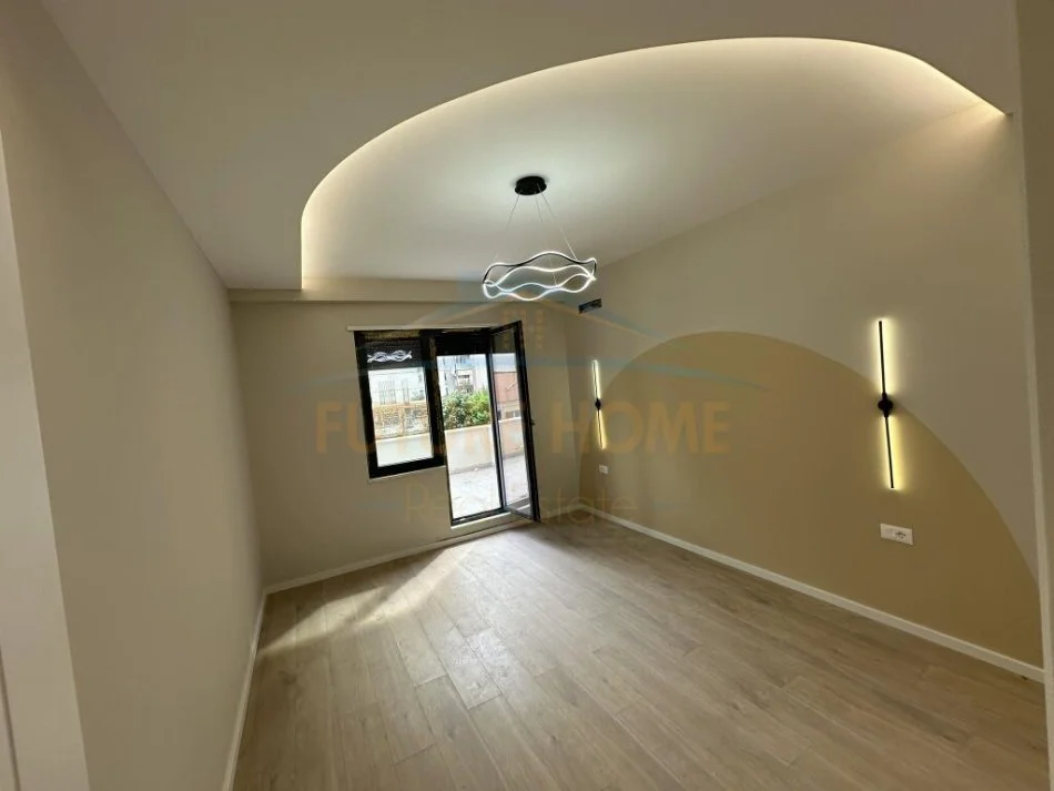 Tirane, shes apartament 2+1+Ballkon Kati 2, 113 m² 250.000 € (rruga qemal stafa)