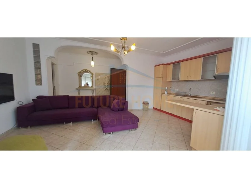 Shqiperi, jepet me qera apartament 1+1 Kati 8, 87 m² 650 € (RRUGA E KAVAJES)