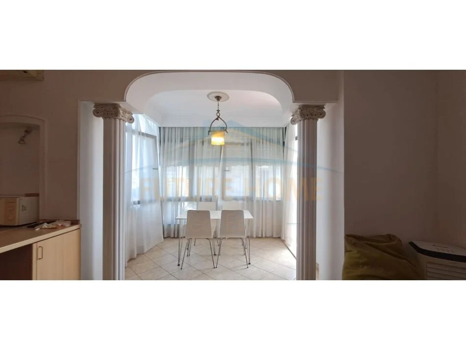 Shqiperi, jepet me qera apartament 1+1 Kati 8, 87 m² 650 € (RRUGA E KAVAJES)