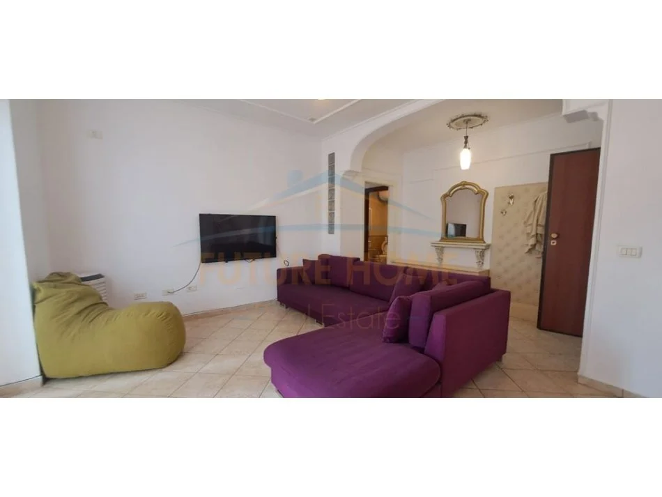 Shqiperi, jepet me qera apartament 1+1 Kati 8, 87 m² 650 € (RRUGA E KAVAJES)