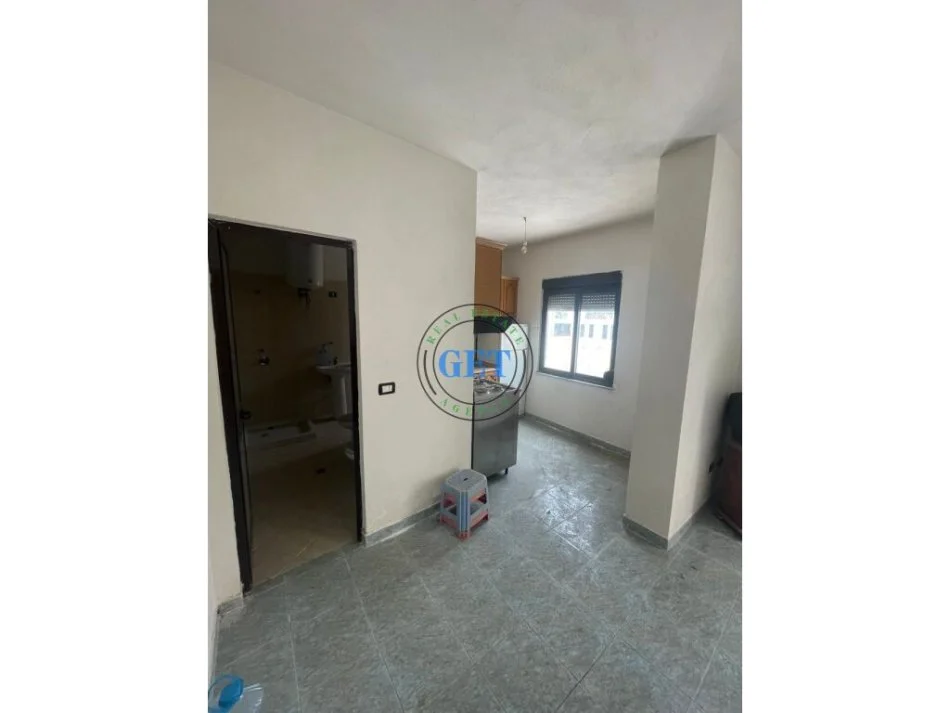 Durres, shitet apartament 1+1+Aneks+Ballkon, Kati 6, 146 m² 80,000 € (Hekurudha,Plazh)