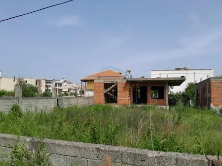 Shitje, Shtëpi Private, në Durrës