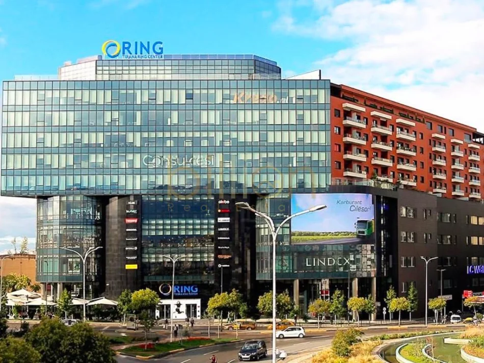 Tirane, jepet me qera , 770 m² (Rruga e Durresit)