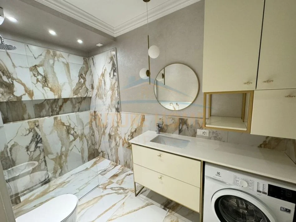 Tirane, jepet me qera apartament 1+1 Kati 1, 70 m² 420 € (YZBERISHT)