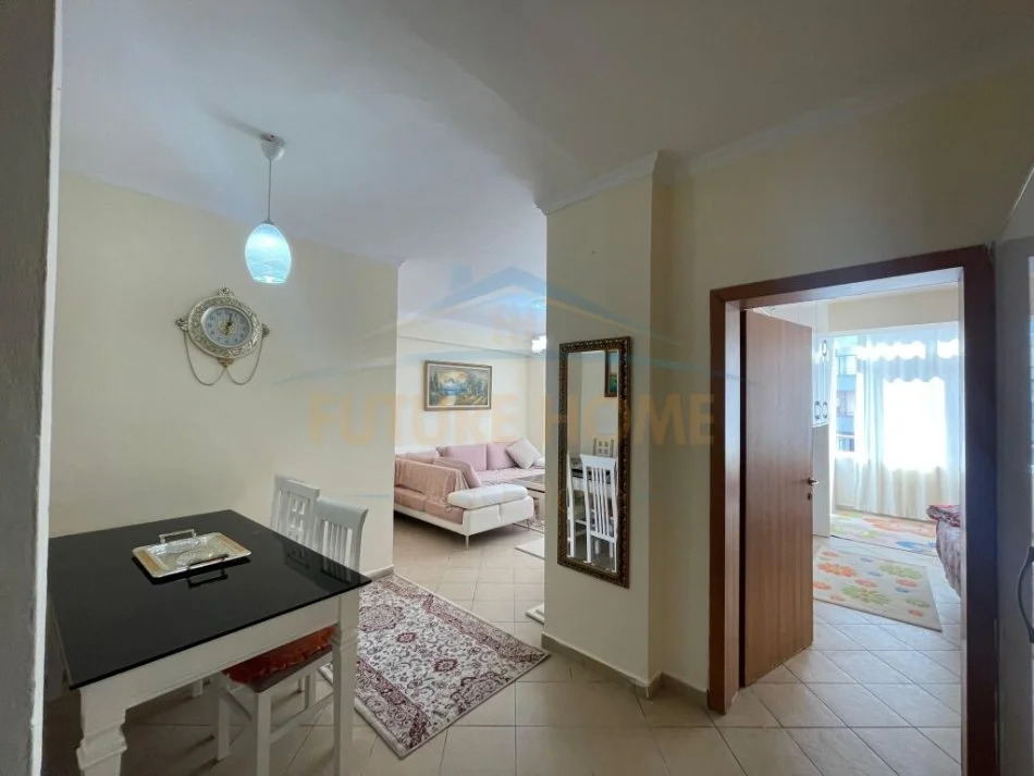 Durres, jepet me qera apartament 1+1+Ballkon Kati 2, 82 m² 450 € (Vollga)