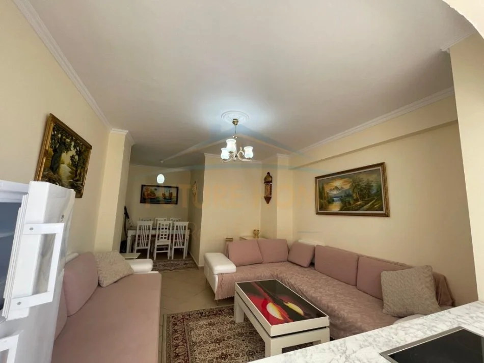 Durres, jepet me qera apartament 1+1+Ballkon Kati 2, 82 m² 450 € (Vollga)