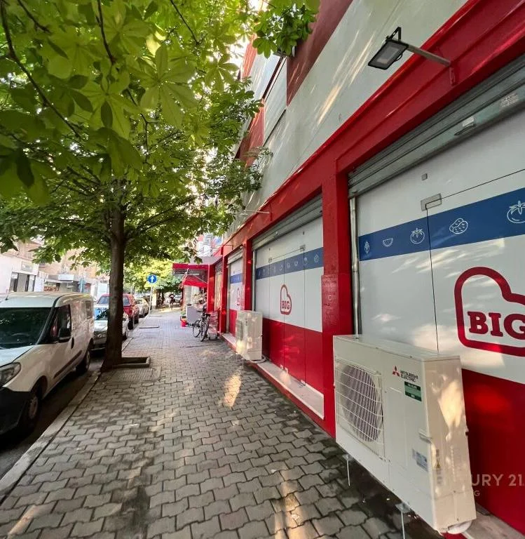 Tirane, jepet me qera apartament 1+1 Kati 2, 67 m² 430 € (Irfan Tomini)