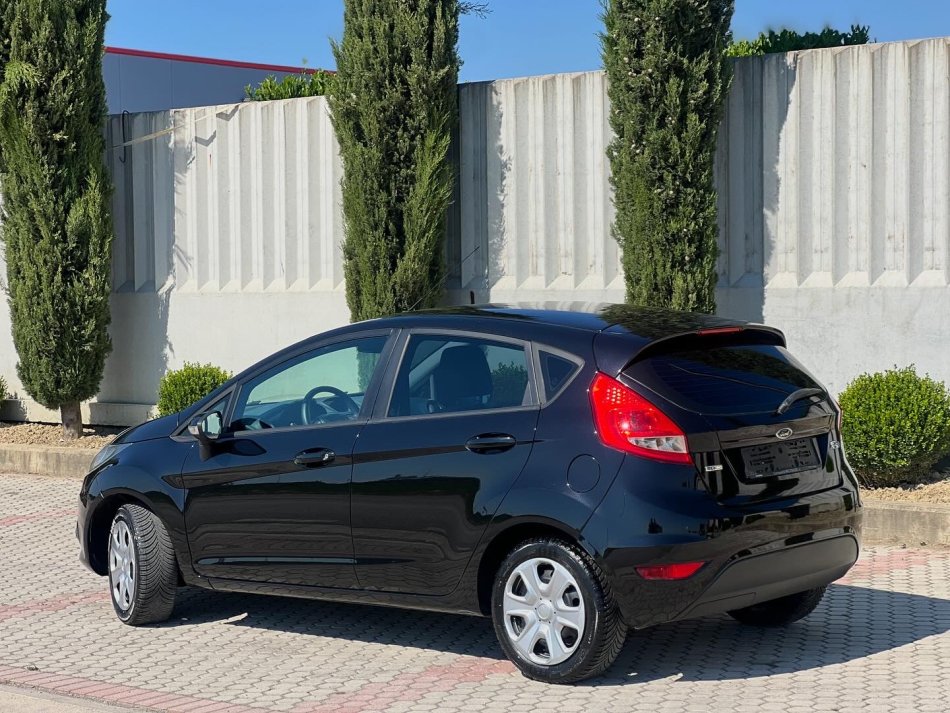 FORD FIESTA 1.4 NAFTE 👉 2010 👈 kambio MANUALE 3.990 €
