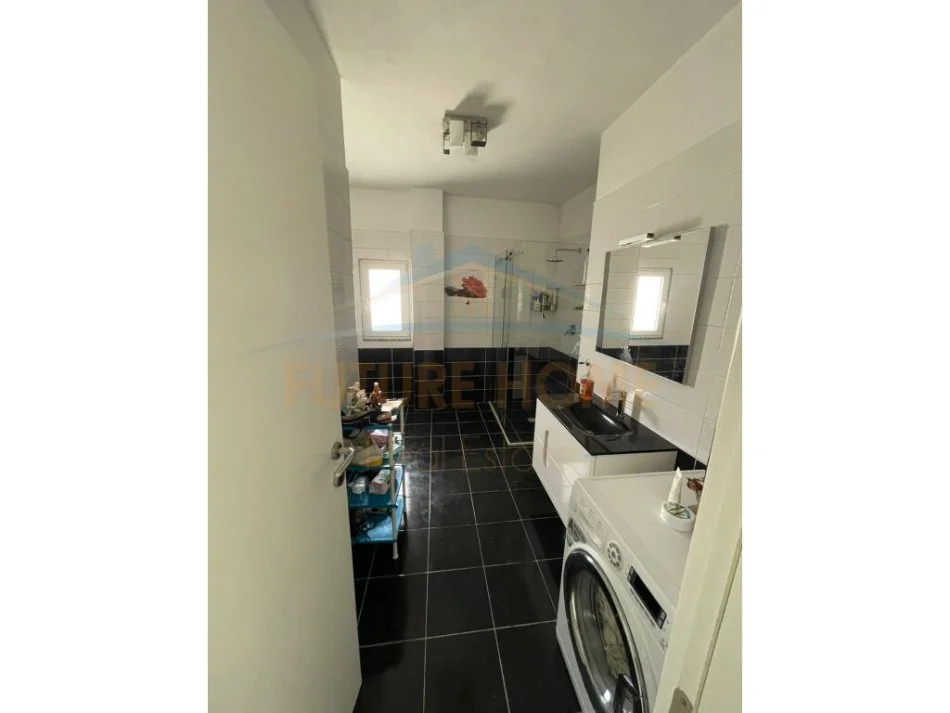 Durres, shitet apartament 3+1 , 170.000 m² (Shkembi i Kavajes , Durres)