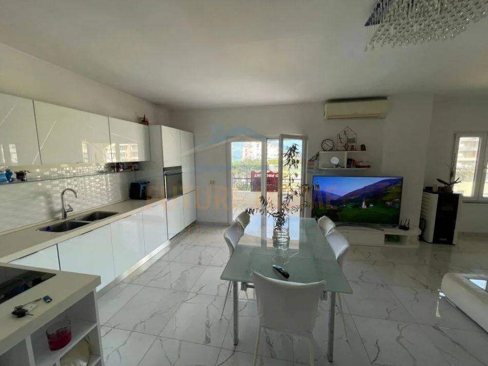 Durres, shitet apartament 3+1+Ballkon Kati 5, 160 m² 170.000 € (SHKEMBI KAVAJES,DURRES)