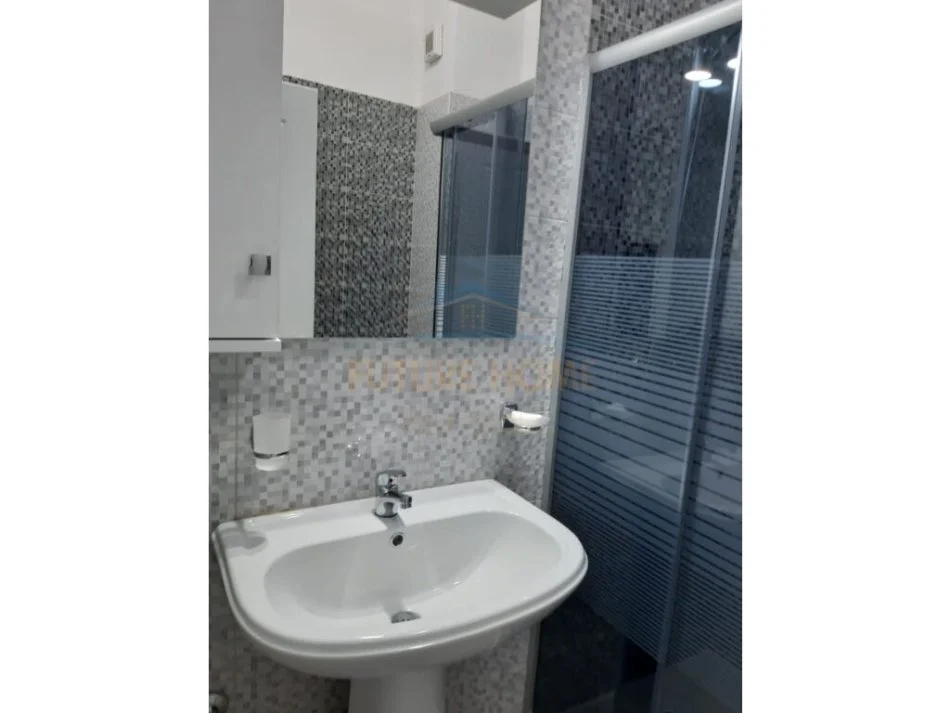 Tirane, jap me qera apartament 1+1 Kati 3, 68 m² 500 € (VASIL SHANTO)