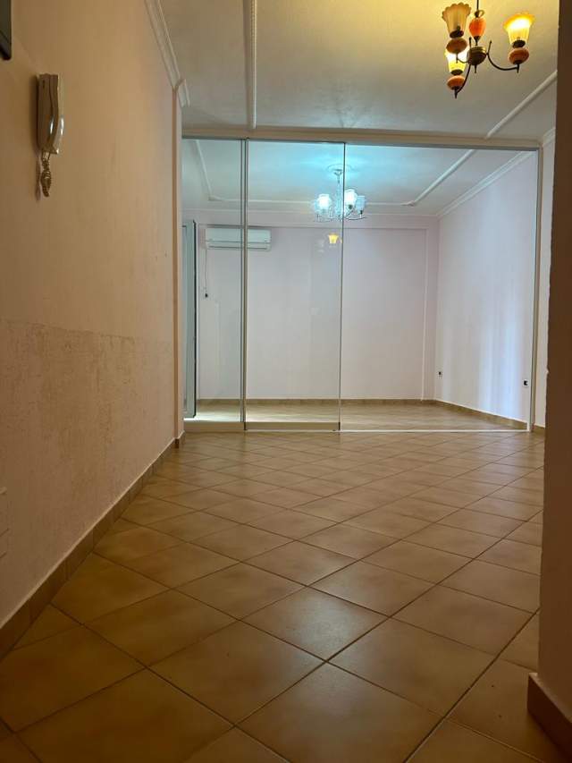 Tirane, jepet me qera apartament 2+1+BLK Kati 2, 88 m² 500 Euro (prane Kristal Center)