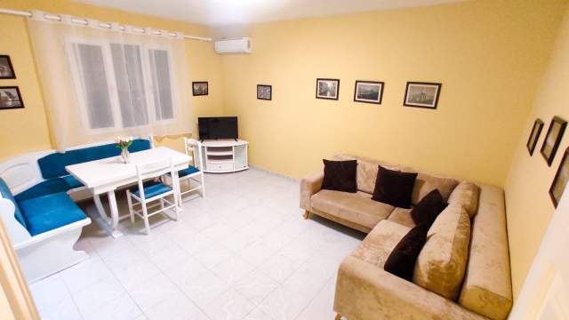 Tirane, jepet me qera apartament 1+1 Kati 5, 61 m² 400 Euro (Laprake)