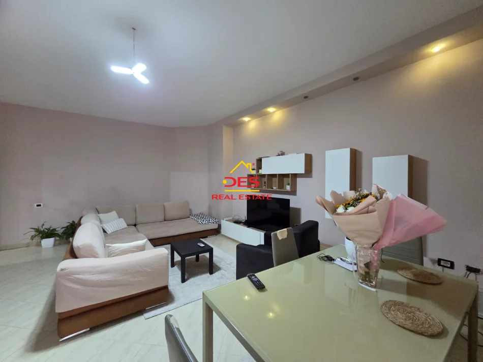 Vlore, shitet apartament 2+1+Ballkon Kati 3, 128 m² (Rruga Sadik Zotaj)