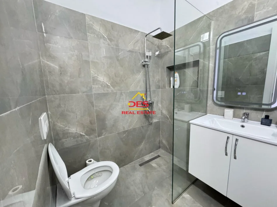 Vlore, shitet garsonier Kati 0, 47 m² 90.000 € (Rruga Dhimitër Konomi)