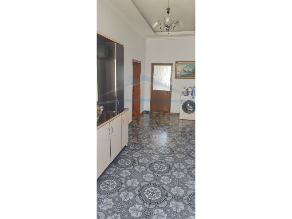 jepet me qera shtepi 2+1 Kati 2, 450 € (spitall)