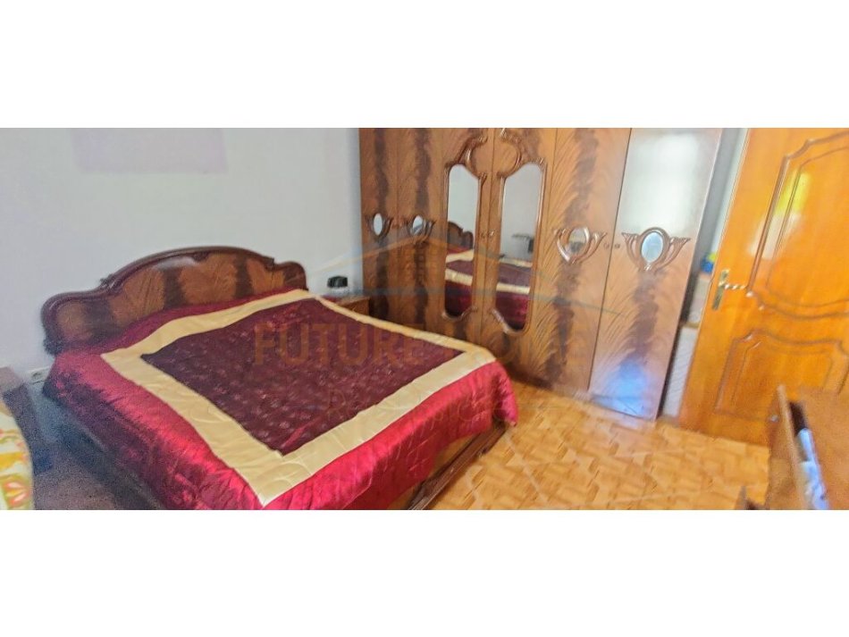 jepet me qera shtepi 2+1 Kati 2, 450 € (spitall)