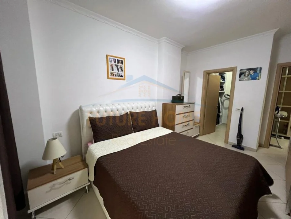 Tirane, shitet apartament 2+1 Kati 4, 122 m² 170.000 € (Unaza e Re)